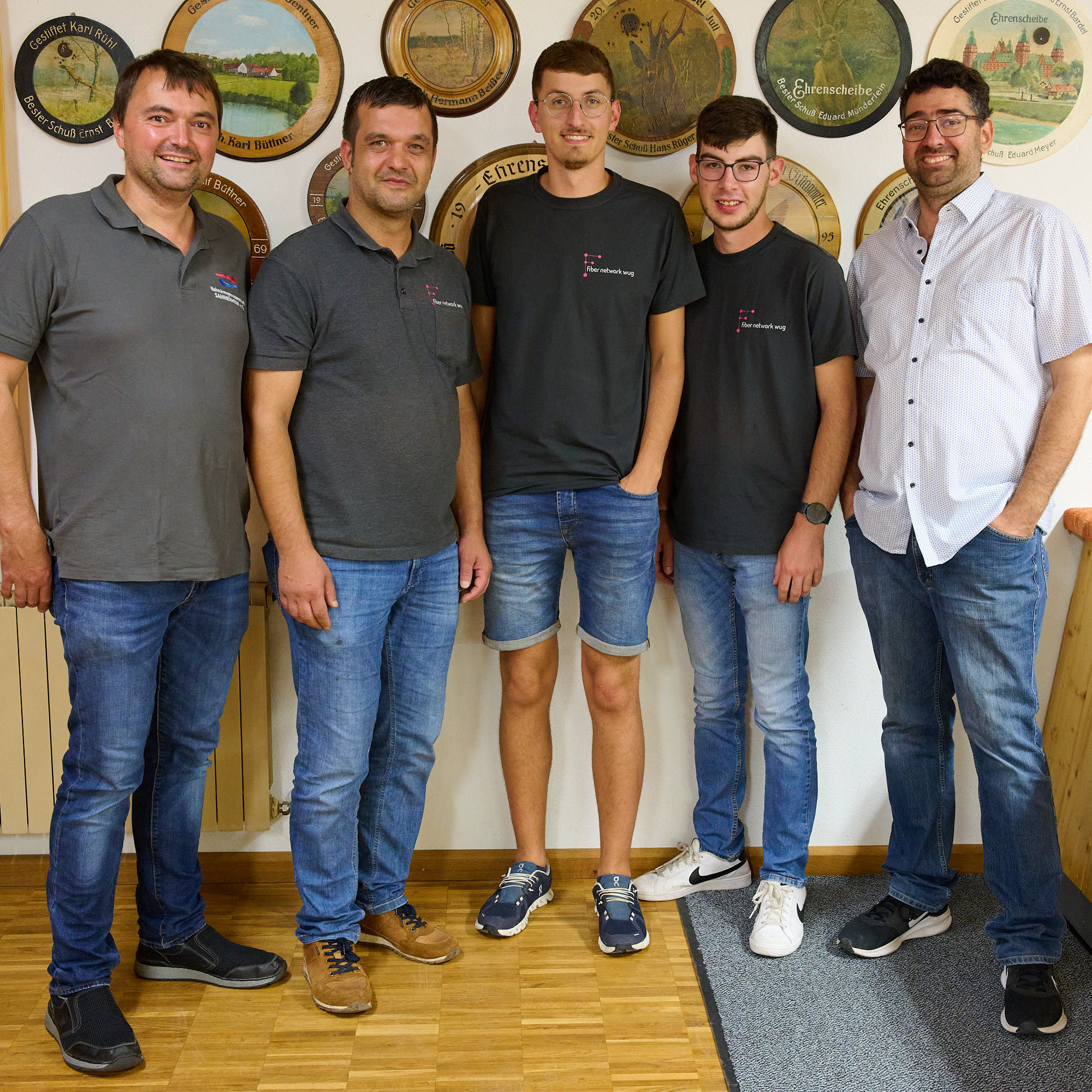 Das Team der Fiber Network WUG zusammen mit der Nahwärme Sammenheim während der Präsentation bei der Infoveranstaltung in Sammenheim