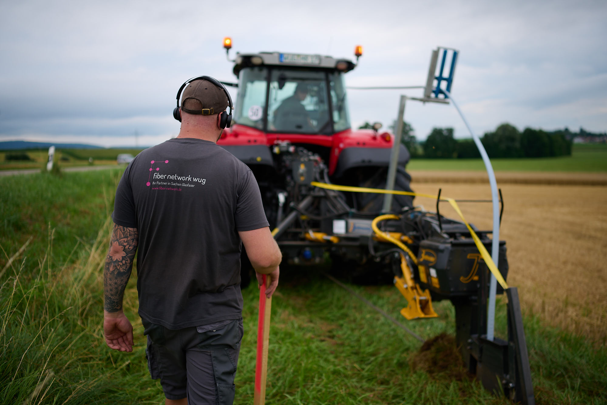 Unser Team bei der Arbeit mit dem Verlegepflug