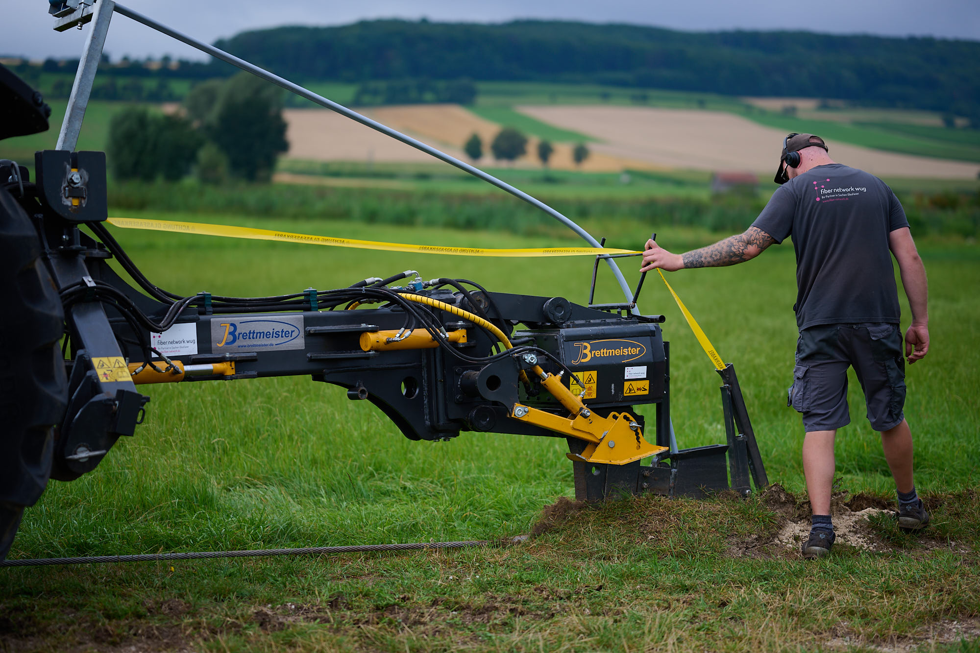 Unser Team bei der Arbeit mit dem Verlegepflug